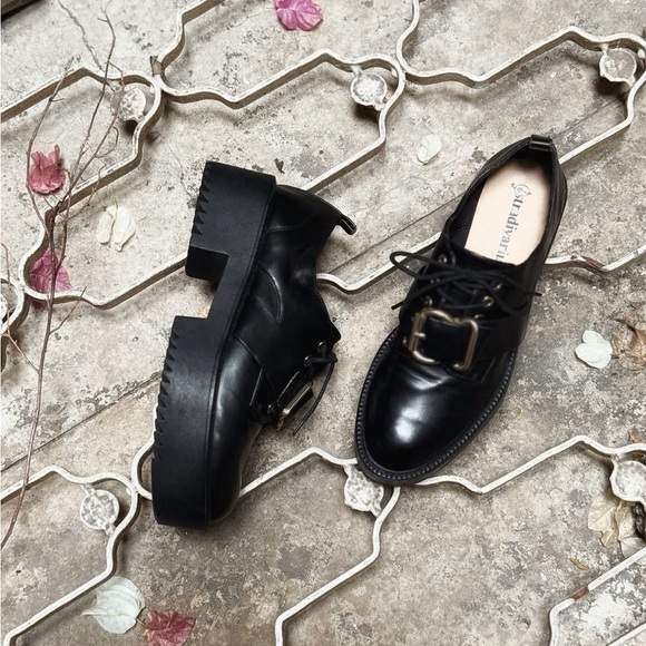 Stradivarius Black Leather Platform Shoes with Silver Buckle - Picture 7 of 11